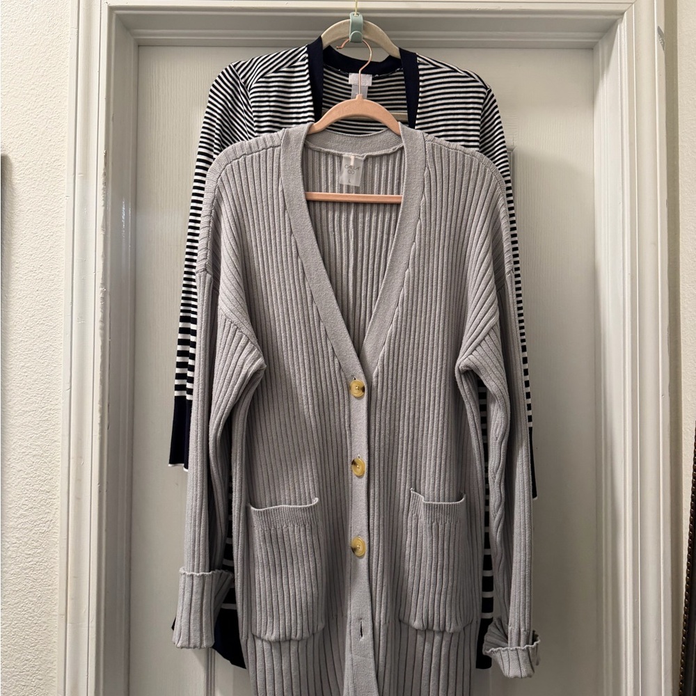 Elegant Gray Ribbed Cardigan Sweater